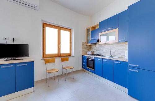 Porto Alabe House | Holiday Home 'Casa Simo' with Sea View, Wi-Fi and Air Conditioning