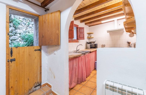 L'Abdet House | Holiday Home "Casa Serrella - Abdet" with Mountain View, Garden & Wi-Fi