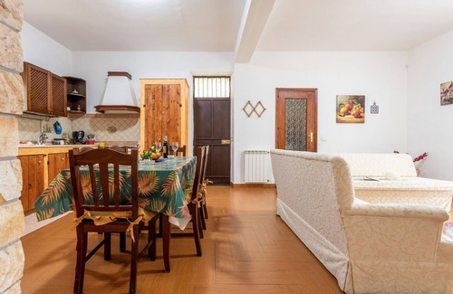 Monreale House | Holiday Home "Casa Splendida" with Mountain View, Terraces & Wi-Fi