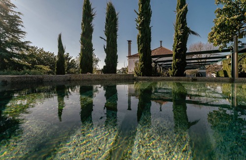 Ronfe House | Holiday Home 'Casa T3 Stella' with Private Garden, Balcony and Wi-Fi
