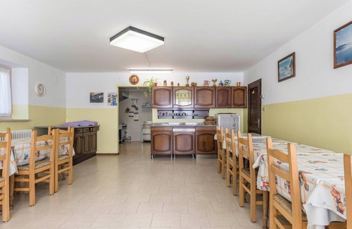Fraviano House | Holiday Home "Casa Vacanza Zambotti" with Mountain View & Private Garden