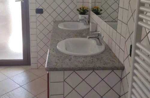Nuoro House | Holiday Home 'Casa Vacanza Le Fresie' with Mountain View, Wi-Fi and Air Conditioning