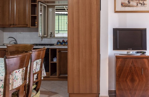 Favara House | Holiday Home 'Casa Valentina' close to City Centre with Terrace & Wi-Fi