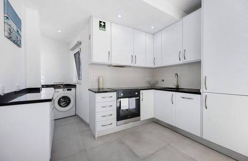 Burgau House | Holiday Home 'Casinha' with Sea View, Wi-Fi and Air Conditioning