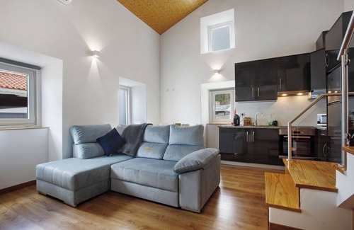 Nossa Senhora das Misericordias House | Holiday Home 'Castelos Azul' with Private Garden, Wi-Fi and Air Conditioning