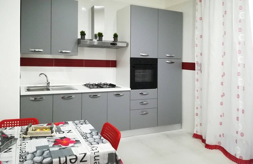 Vasto Apartment | HOLIDAY HOME Central station, business center, central Naples, Mary's Sweet