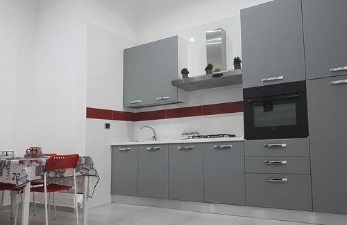 Vasto Apartment | HOLIDAY HOME Central station, business center, central Naples, Mary's Sweet