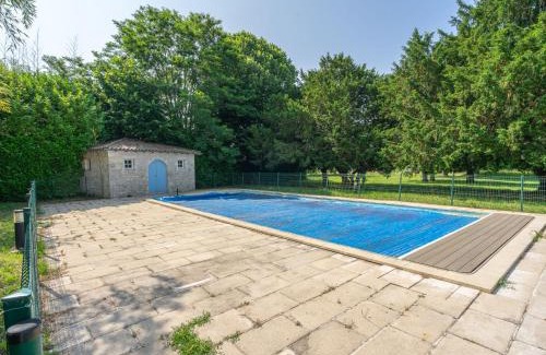 Breuillet House | Holiday Home Château de Taupignac by Interhome