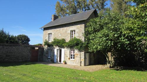 Vergoncey House | Holiday Home Château de Boucéel Mont Saint Michel