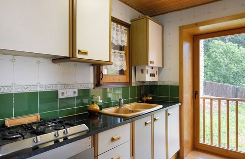 Prullans House | Holiday Home 'Chalet De Montaña Con Vistas' with Mountain View, Private Terrace and Wi-Fi