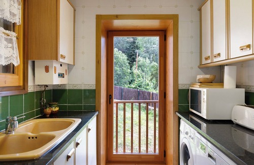 Prullans House | Holiday Home 'Chalet De Montaña Con Vistas' with Mountain View, Private Terrace and Wi-Fi