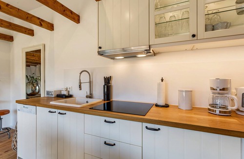 Ahlen House | Holiday Home 'Charmantes Haus Für Eine Auszeit' with Private Terrace, Private Garden and Wi-Fi