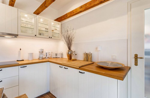 Ahlen House | Holiday Home 'Charmantes Haus Für Eine Auszeit' with Private Terrace, Private Garden and Wi-Fi