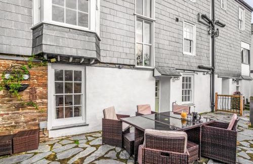 Mevagissey House | Holiday Home Cherry Orchards by Interhome