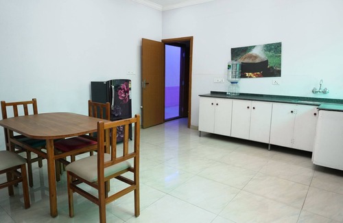 Maradu Apartment | Holiday Home Cochin nLocated in Ernakulam Near to Gandhi Square, Poonithura.