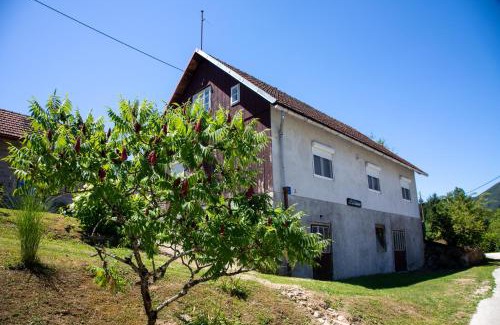 Cedanj Cabin | Holiday Home Colnar