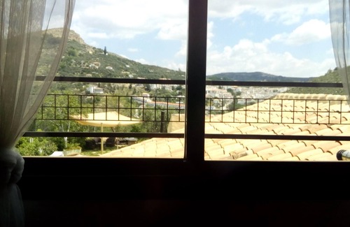 Castril House | Holiday Home ‘Cortijo la Era’ with Mountain View, Pool & Wi-Fi