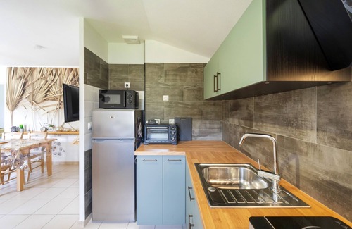 Ondres House | Holiday Home 'Cosy Pavillon 2 Bedrooms Near the Sea' with Shared Pool, Terrace and Wi-Fi