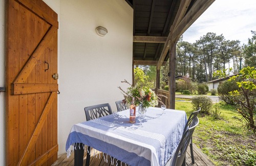 Ondres House | Holiday Home 'Cosy Pavillon 2 Bedrooms Near the Sea' with Shared Pool, Terrace and Wi-Fi