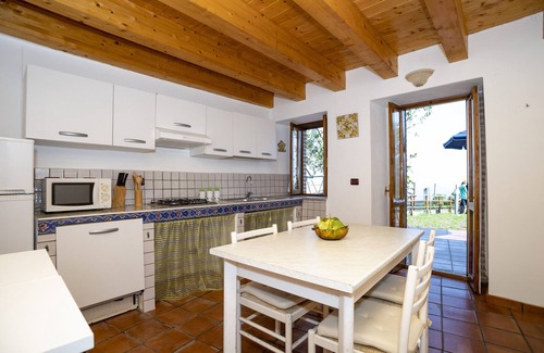 Gioiosa Marea House | Holiday Home 'Cottage Relax E Tranquillità' with Sea View, Private Terrace and Air Conditioning