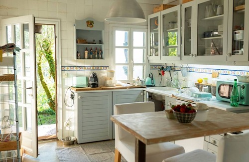 Ventosa House | Holiday Home 'Country House Gerês' with Lake View, Private Pool and Wi-Fi