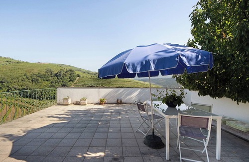 Santa Marta de Penaguiao House | Holiday Home 'Countryside House For Nature Lovers' with Mountain View and Air Conditioning