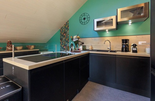 Lesperon House | Holiday Home 'Cuicui Les P'tits Oiseaux' with Terrace, Garden and Wi-Fi