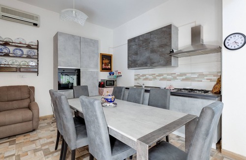 Riola Sardo House | Holiday Home 'Da Flavia' with Private Terrace, Private Garden and Air Conditioning