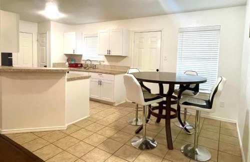 Dallas House | Holiday home Dallas