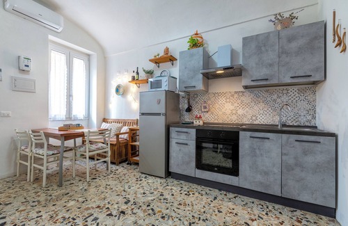 Sennori House | Holiday Home 'De Mirto' with Wi-Fi and Air Conditioning