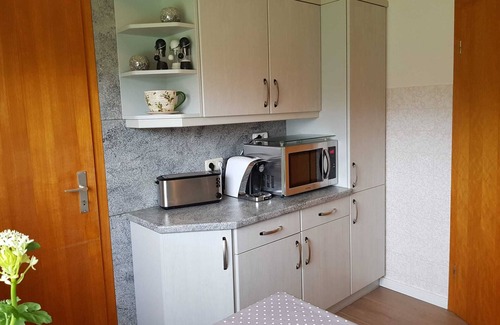 Rehm-Flehde-Bargen House | Holiday Home 'Dörpshus-Bargen' with Private Terrace, Private Garden and Wi-Fi
