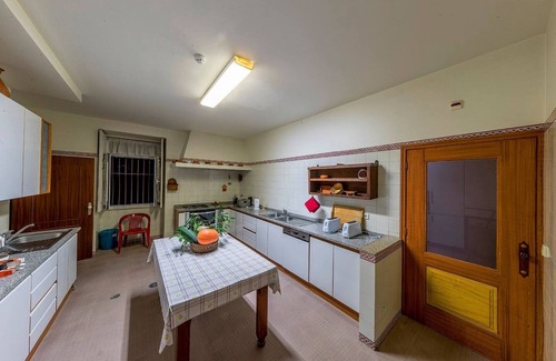 Felgueiras House | Holiday Home 'De Valdemar' with Mountain View, Wi-Fi and Air Conditioning