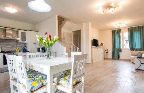 Cascine-La Croce House | Holiday Home del Sole by Interhome