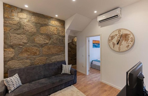 Boavista House | Holiday Home 'Dellarose Max' with Private Terrace, Wi-Fi and Air Conditioning