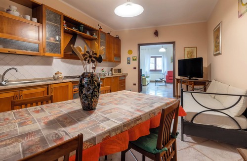 Giave House | Holiday Home 'Delle Fate' with Mountain View, Private Garden and Air Conditioning