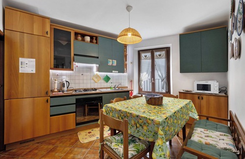 Portacomaro House | Holiday Home 'Dello Zio Birba' with Balcony and Wi-Fi