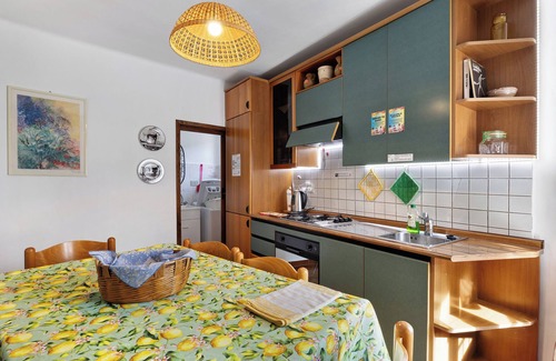 Portacomaro House | Holiday Home 'Dello Zio Birba' with Balcony and Wi-Fi