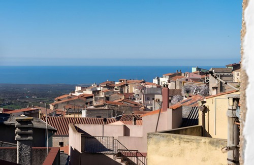 Cuglieri House | Holiday Home 'Domo Mea - La Tua Casa In Sardegna' with Terrace, Balcony and Wi-Fi