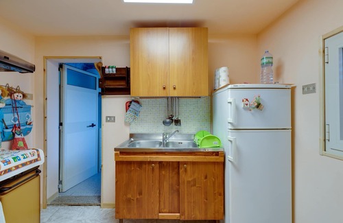Guspini House | Holiday Home 'Domus Serci' close Centre with Terrace & A/C