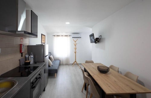 Elvas House | Holiday Home 'Dos Avós' with Private Pool, Wi-Fi and Air Conditioning