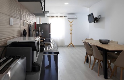 Elvas House | Holiday Home 'Dos Avós' with Private Pool, Wi-Fi and Air Conditioning