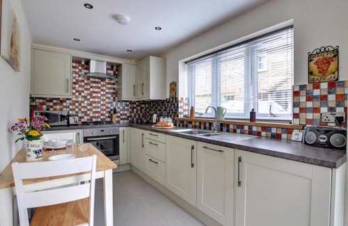 Maidstone House | Holiday Home East Hall Hill by Interhome