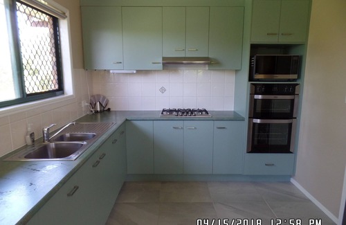 Innes Park House | Holiday Home - easy Walk to Beach, Park, 10 min drive to Bargara, Mon Repos