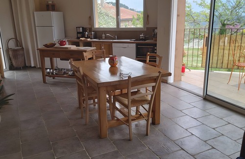 Payzac House | Holiday Home 'Eco Gîte' with Mountain View, Wi-Fi and Air Conditioning