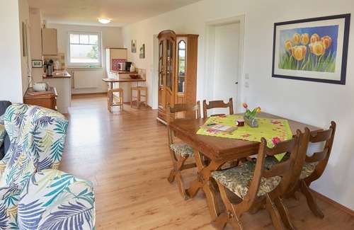 Borgstedt House | Holiday Home 'Eiderblick' with Private Terrace, Private Garden and Wi-Fi
