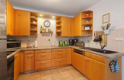 Ammeldingen bei Neuerburg House | Holiday Home 'Eifel Atrium' with Private Terrace and Wi-Fi