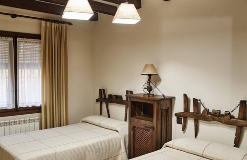 Hontanar House | Holiday Home 'El Cantueso 1' with Mountain View, Wi-Fi and Air Conditioning