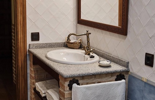 Hontanar House | Holiday Home 'El Cantueso 1' with Mountain View, Wi-Fi and Air Conditioning