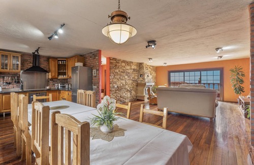 Granadilla de Abona House | Holiday Home 'El Pinito' with Sea View, Wi-Fi and Air Conditioning