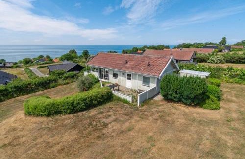 Vang House | Holiday Home Eliene - 400m from the sea by Interhome